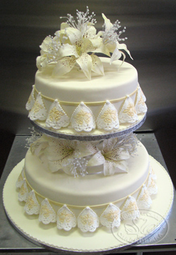 свадебный торт 3 уровневый